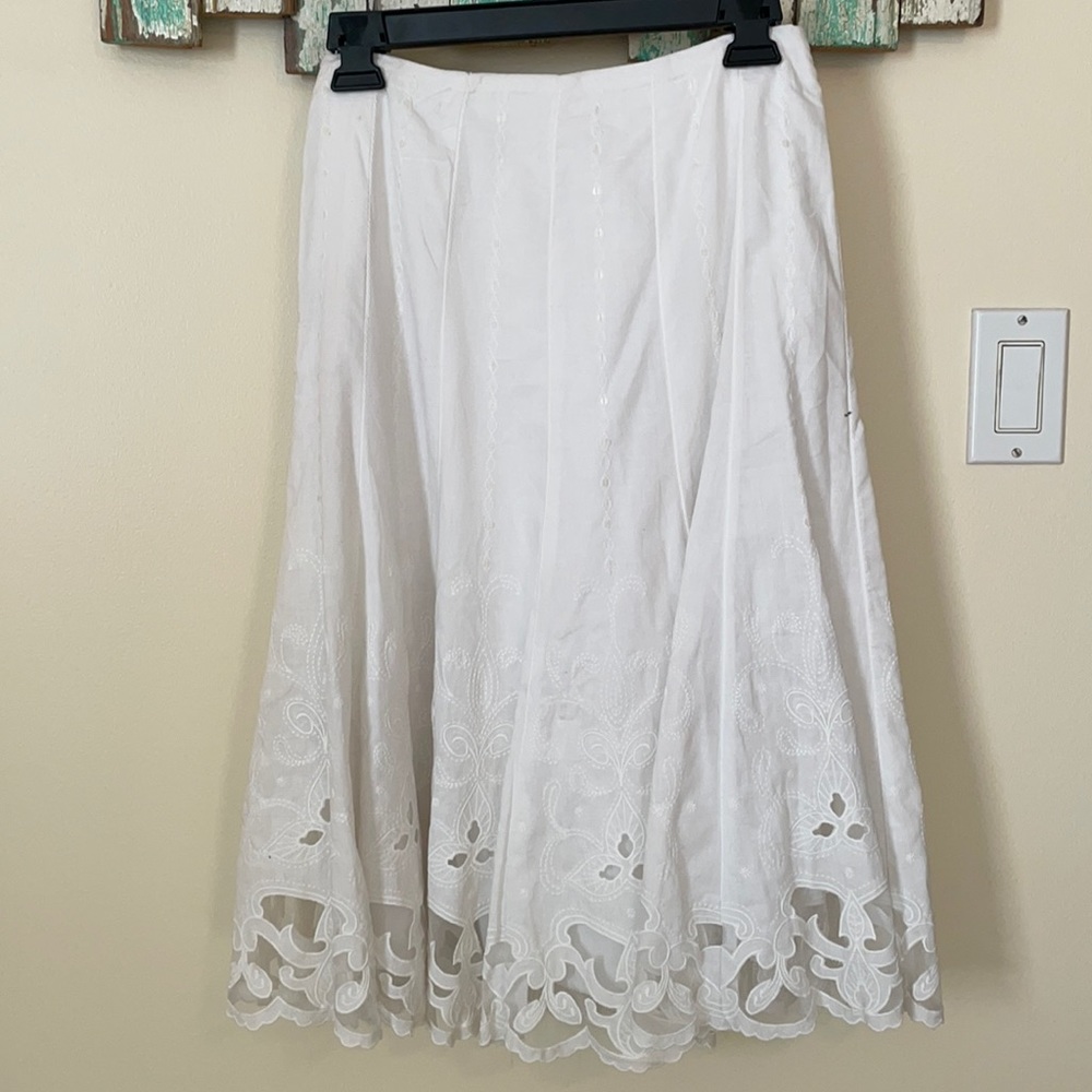 White B.Moss Skirt with detailing